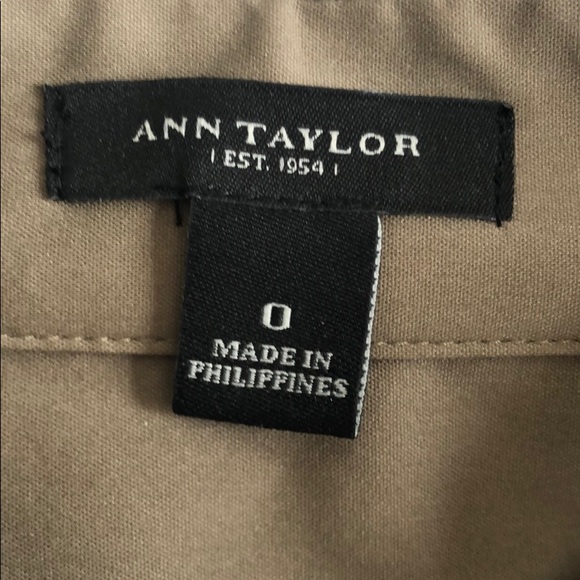 Ann Taylor double placket khaki fitted top - Picture 7 of 8